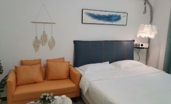 Courtyard Homestay (Jiaoyu Road Anding Street)