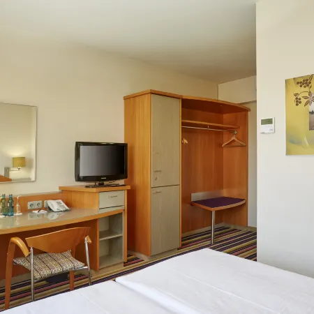 H+ Hotel Köln Hürth by Sunday Hotels Отели рядом с достопримечательностью «Юнкерсдорф»