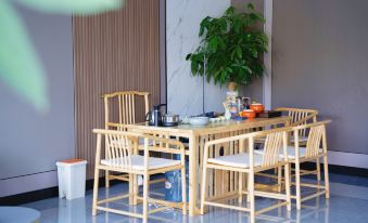 Orange Business Hotel
