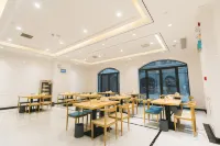 Qingya Hotel (Luohe High Speed Railway West Station)