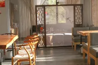 Siguniangshan Zhongshan Inn (Changpinggou Scenic Area) Hotels in Xiaojin