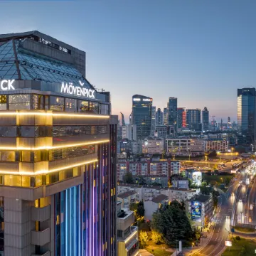 Mövenpick Hotel Istanbul Bosphorus Отели рядом с достопримечательностью «Парк Бебек»