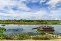 Gio Chieu Homestay - Riverside & Swimming pool Hotels in Cam Kim