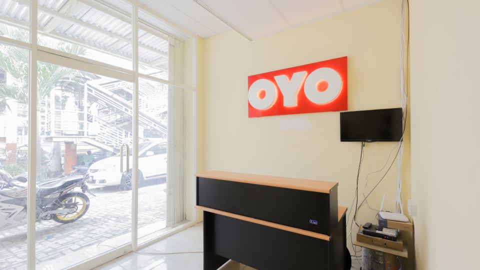 OYO 779 Mn One Residence Syariah Near ITC Cempaka Mas Near Kalbe Farma