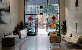 Ruili Apartment (Zhuhai Mingzhu Station Aoyuan Square)