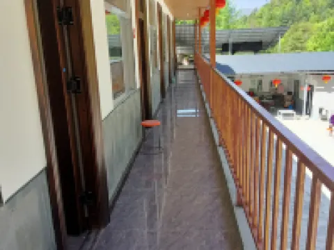 Taibai Shuangyutan Homestay Hotels in Taibai County