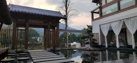 Hongyabiexuan Zen Yi Yinsu (Liujiang Ancient Town Branch) Отели рядом с достопримечательностью «Gaomiao Ancient Town»