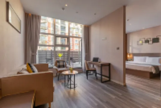 ホームイン プラスホテル（臨沂人民病院武漢路）