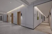 Huanrui Hotel (Loong Boat Race Center) Hotels in Miluo