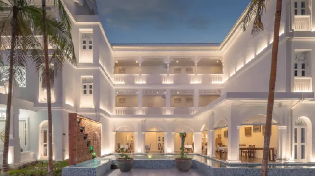 Lanna Inthan Hotel & Resort