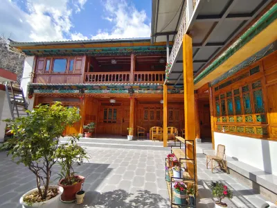 Deqin General Yexushe Homestay Hotels in Deqin