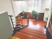 Yilong Dexu Business Hotel