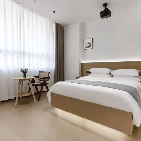 Zhongxian Manchester City Smart Hotel