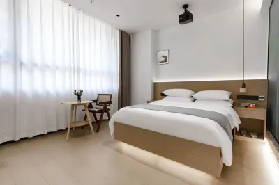 Zhongxian Manchester City Smart Hotel