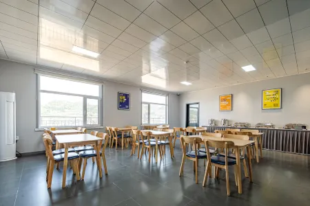 7Days Inn Hotel (Lüliang Liulin) Отели рядом с достопримечательностью «Taiyuan University of Technology Liulin Branch»