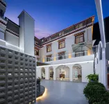 VALATOMS Hotel