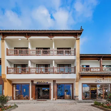 Daishui Blue Lake View Hotel (Fuxian Lake Guanglong Town)