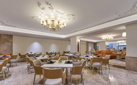 Vienna International Hotel(Lujiang Huizhou Avenue Wuli South Road)