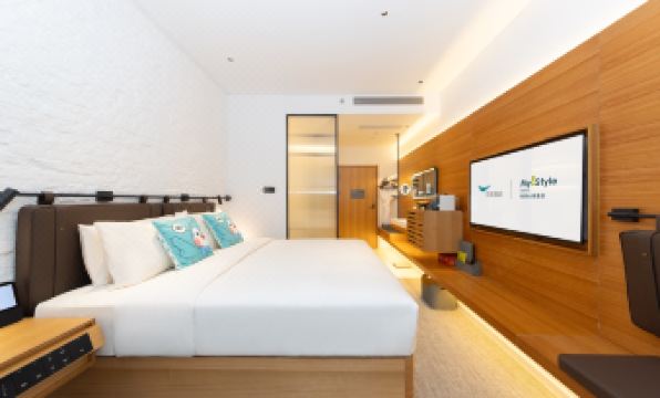 Hefeng Xinyi Hotel (Beijing Jinsong Guangqumenwai Subway Station Store)