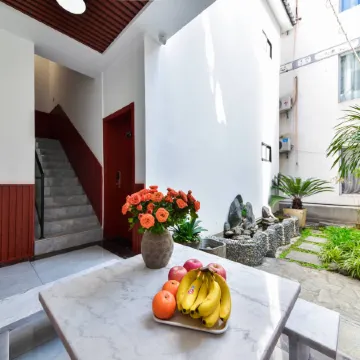 Dali Xin wants to be a Boutique bed-and-breakfast
