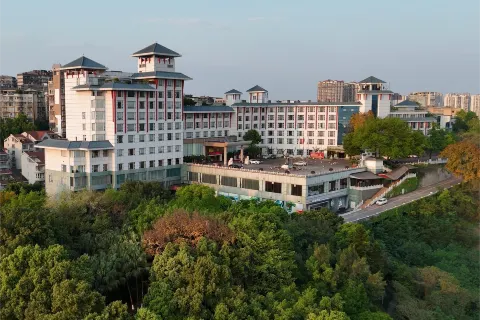 Luzhou Nanyuan Hotel