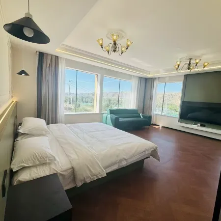 Altay Heqi Hotel Отели рядом с достопримечательностью «Скидный лагерь в Алтае, Синьцзян»