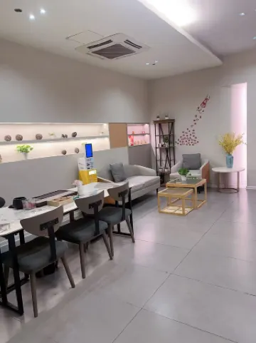 Yashun Hostel (Wuyi Square Ziyang Subway Station)