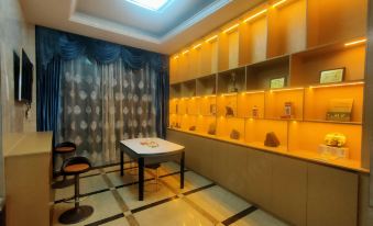 Rong'an Imperial Business Hotel (Fortune Plaza Underground Shopping Street)