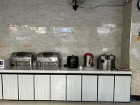 Chaoping Xinyue Hotel