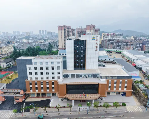Huifeng Hotel Hotéis em Condado de Luoping