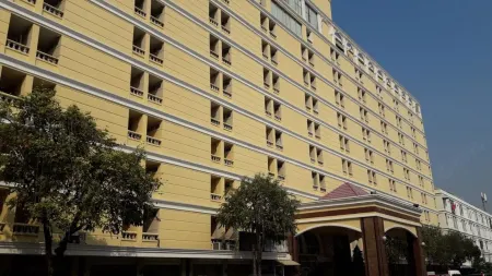 Niran Grand Hotel Отели рядом с достопримечательностью «Бангкокский международный торговый и выставочный комплекс»