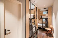 Yueqi Hotel (Shanghai Hongqiao Airport Zoo Subway Station)