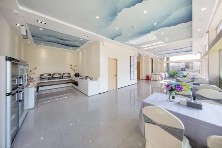 Yitian Hotel (Shishi Pedestrian Street) Отели рядом с достопримечательностью «Quanzhou Textile Garment Vocational Institute»