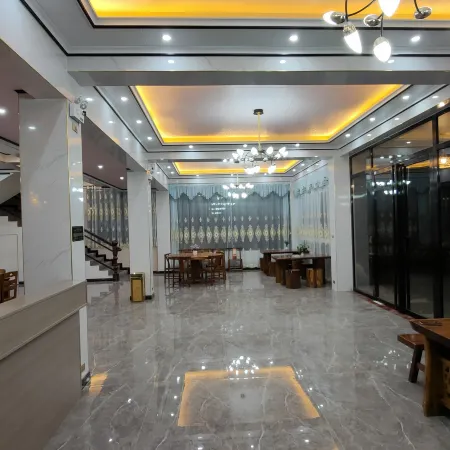 818 Resort Hotel (Longsheng Longji Terraced Field Scenic Area)