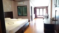 The Farm Resort and Restaurant Hotels in Mueang Kao
