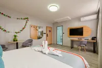 Shangkeyou Hotel (Hebi South Toll Station)