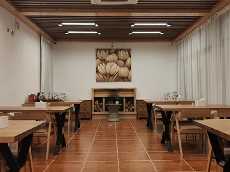 Trader's Home@Happy Mountain Lodge Отели в г. Лечан