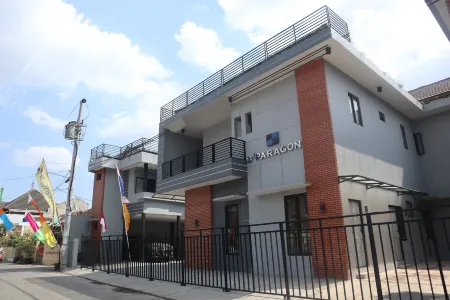 Dparagon Kusumanegara Отели в г. Umbulharjo