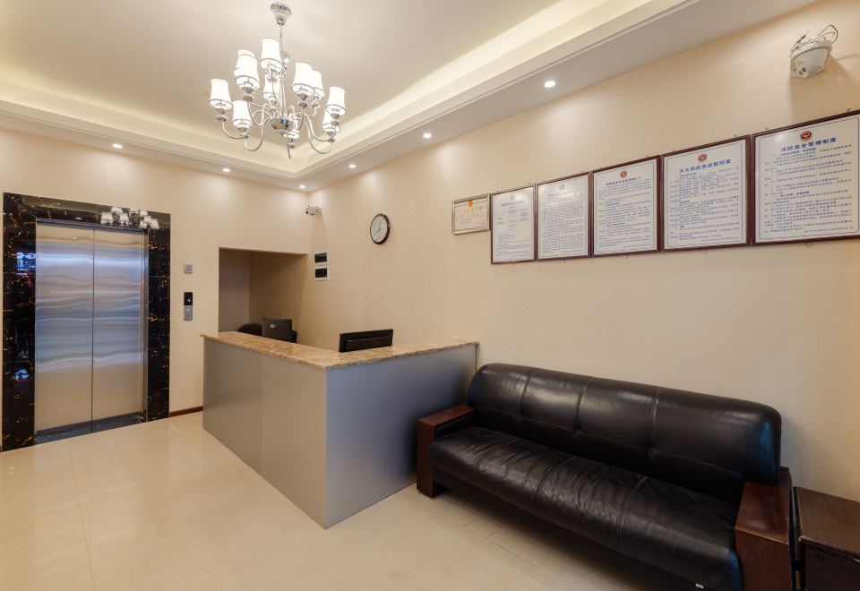 르후 호텔의 깨끗한 객실 내부 인테리어