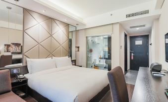 Orange Hotel (Shanghai Jing'an Temple Wuning Road Subway Station Hotel)