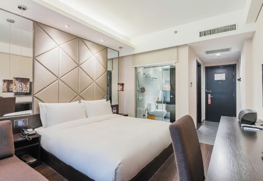 Orange Hotel (Shanghai Jing'an Temple Wuning Road Subway Station Hotel)