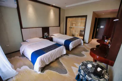 Guifeng Hotel Zhenfeng Hotels near Minshan Park