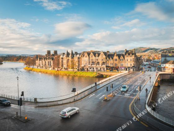 Highland Apartments by Mansley