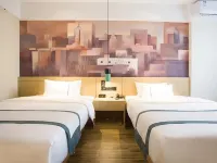Zhiying Star Selected Hotel (Beijing Road Pedestrian Street - Sun Yat-sen Memorial Hospital Branch) Hotels near Hoi Tong Monastery