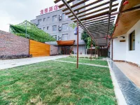 Beihai Longtu Hotel (Yintan Scenic Area)