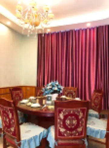 Nangqian Auspicious Hotel - Parkering