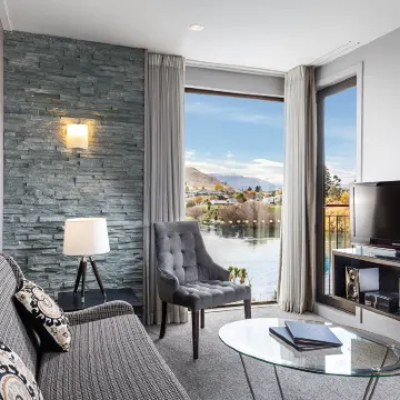 DoubleTree by Hilton Hotel Queenstown Hotels near Remarkables Park