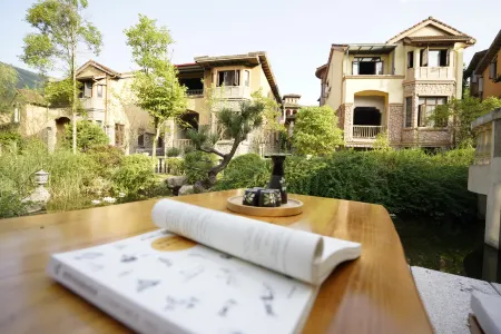 Dahuashuiwan Mishang Miya Villa Отели рядом с достопримечательностью «Huashuiwan First Village Hot Spring Hotel»