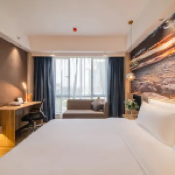 바이메이 호텔 (마오밍 고속철도역 북광장)