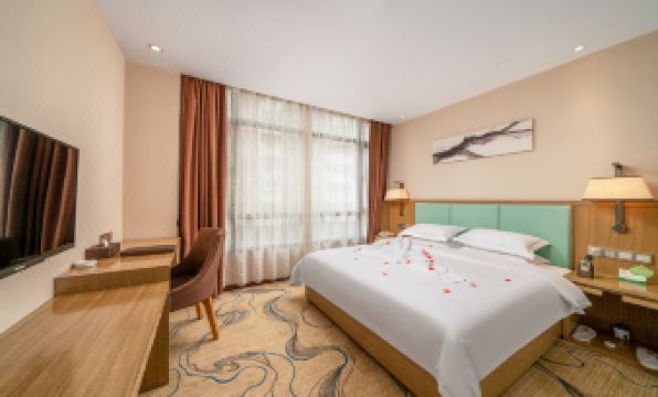 Boyi Hotel (Guangzhou Zhujiang New Town Tianhe Park Metro Station)